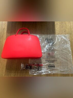 NEW The Devil Wears Prada 2 Plastic Handbag Popcorn Bucket with Keychain